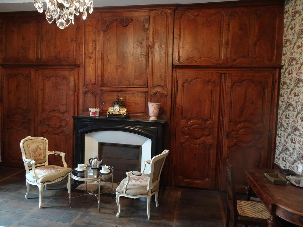 La Bromontoise Chambres D'Hotes Pontgibaud Værelse billede