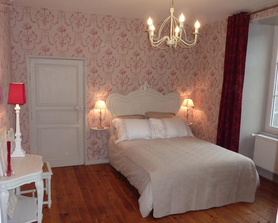 La Bromontoise Chambres D'Hotes Pontgibaud Værelse billede