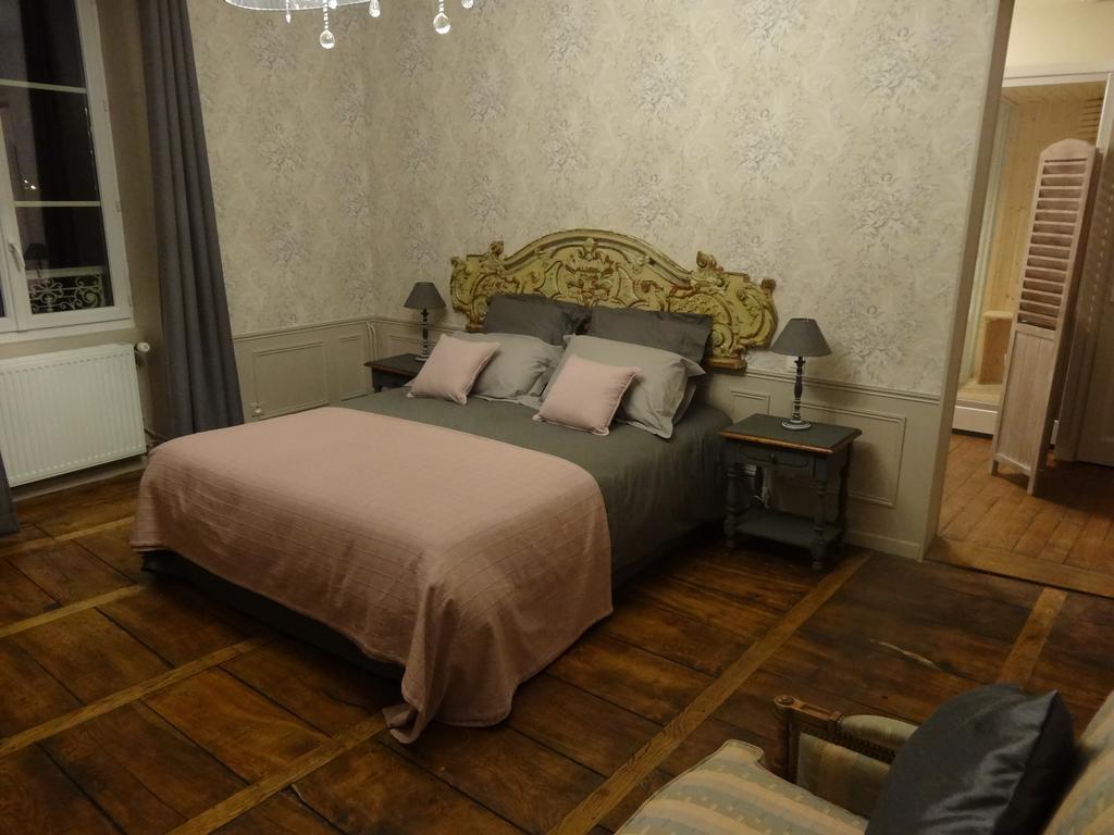 La Bromontoise Chambres D'Hotes Pontgibaud Værelse billede